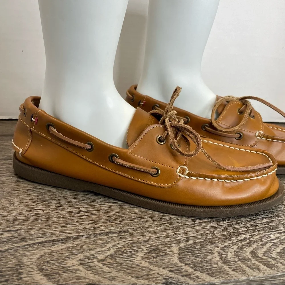 Tommy Hilfiger TMBOWMAN Tan Brown Leather Deck Shoes Men's Size 9.5 non-Marking